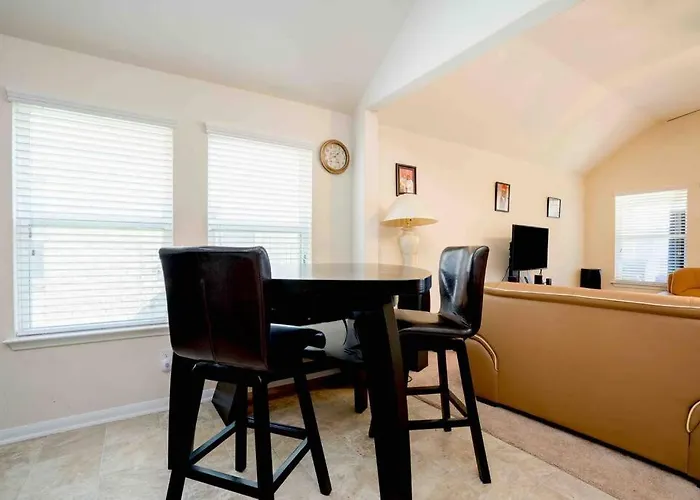 Select Exclusive Room In Fresno Texas