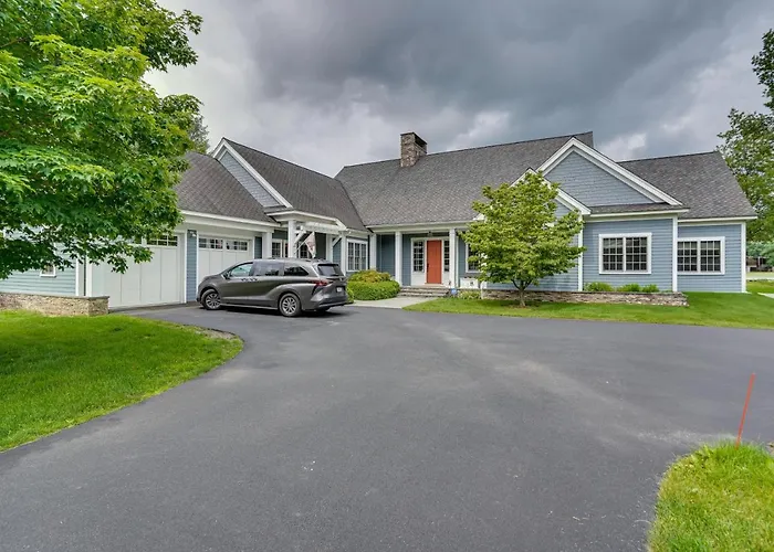 Stockbridge Retreat W/ Pool & Hot Tub!