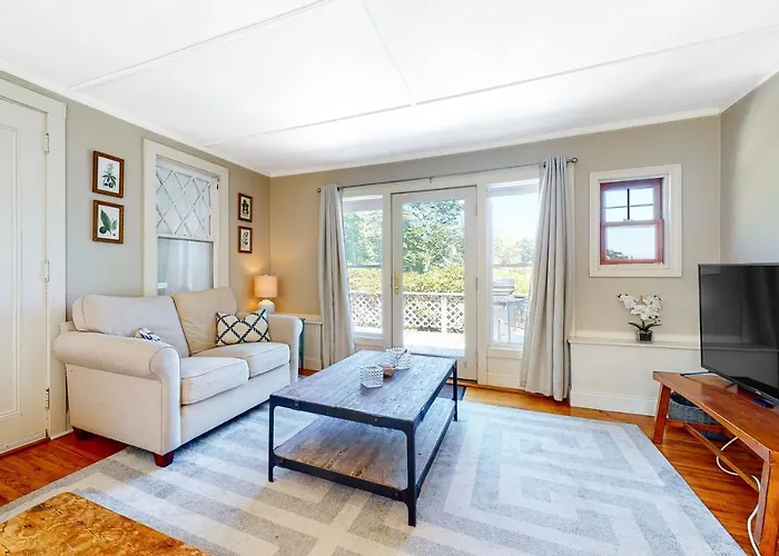 Black Cove Cottage