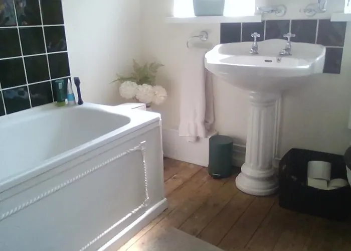 Small But Bright Single Room Not Far From City Centre