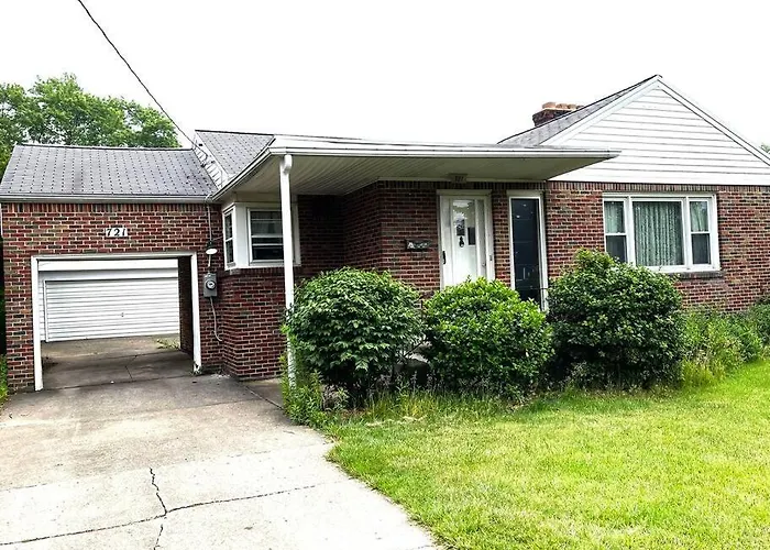 Entire Home In Buffalo - 6 Guests 3 Bedroom 1 Bath - Convenient Location - 25Min To Niagara Falls