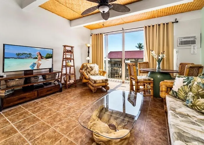 Kailua Village Bay View Condo, Pool, Walk To Town And Dining, Ac, Free Parking