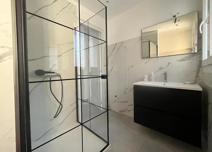 Haut De Villa 2 Chambres - Vue Mer - Parking Prive