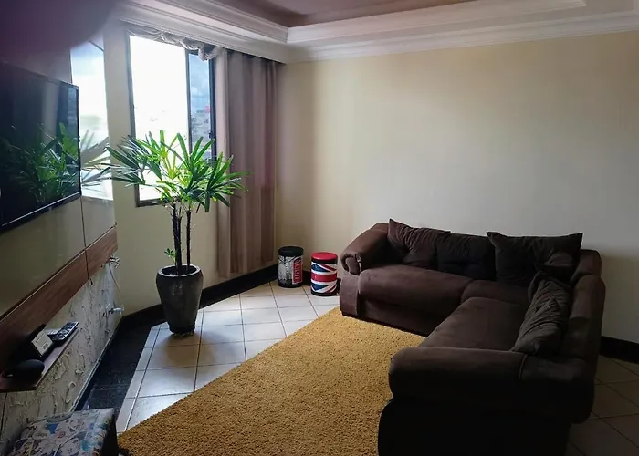 Ap inteiro, 2 Quartos e garagem próx Praia Club , zona Sul