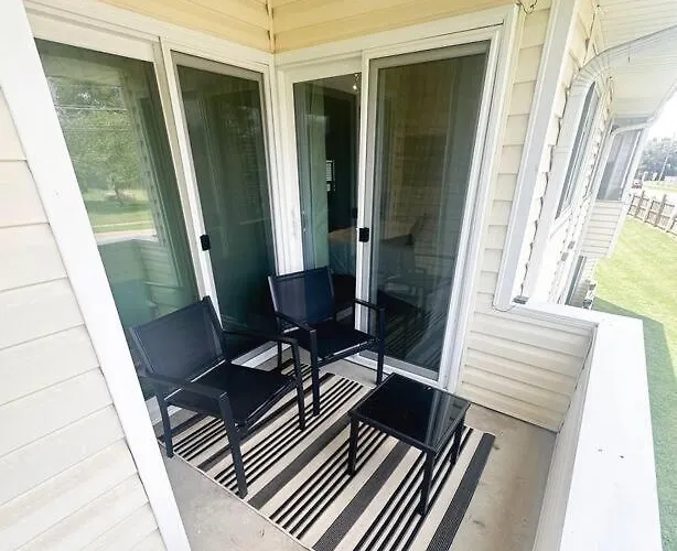 Modern Rocket City Condo -- 3 Min To Mid-City