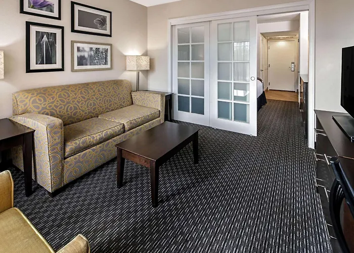 Holiday Inn Express & Suites Anaheim Convention Center Area By Ihg