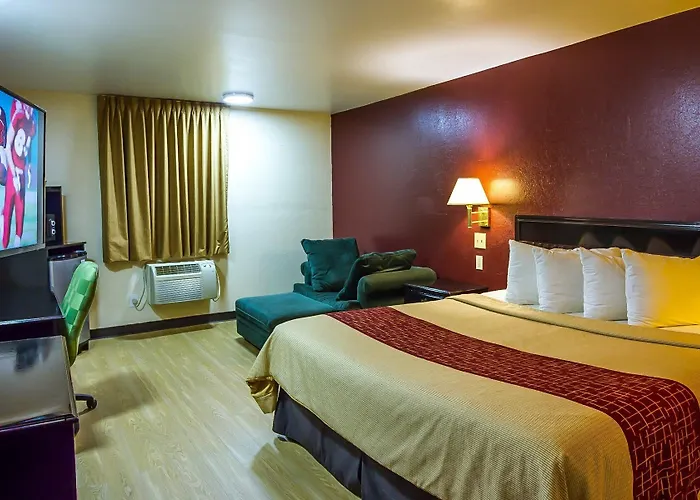 Red Roof Inn & Suites Piqua - I-75