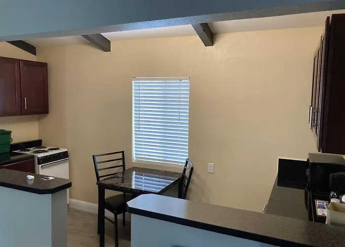 Tri-Valley Inn & Suites