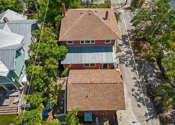 The Julia Place Carriage House