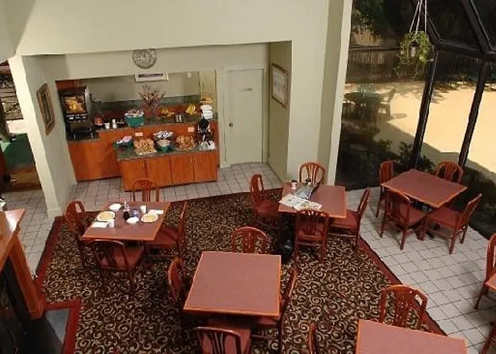Huntsville Hotel & Suites