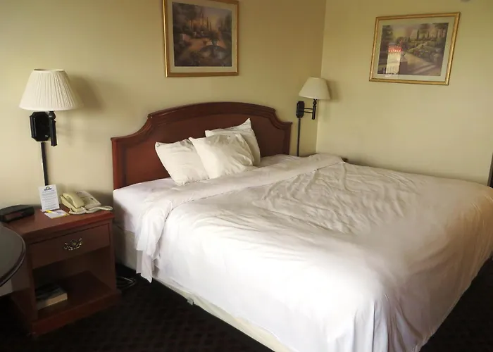 Days Inn By Wyndham Plainfield