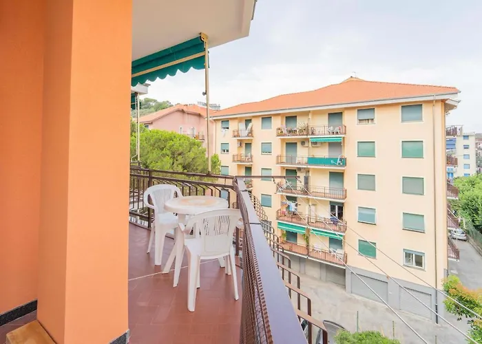 Casa Via Della Chiusa: Centrally Located with Beach Access and Free Parking