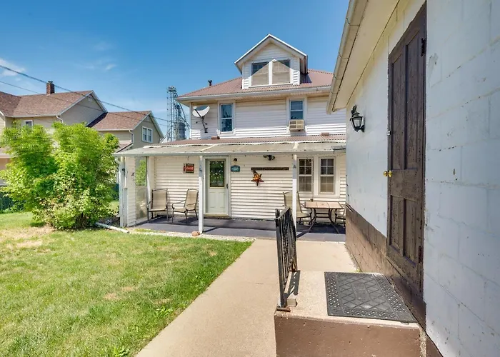 Cozy Iowa Getaway W/ Patio & Fenced-In Yard!