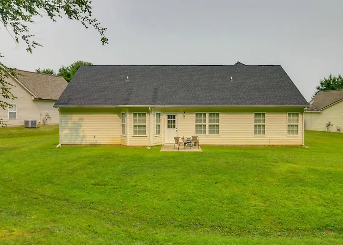 Cozy North Carolina Abode - Minutes From Downtown!