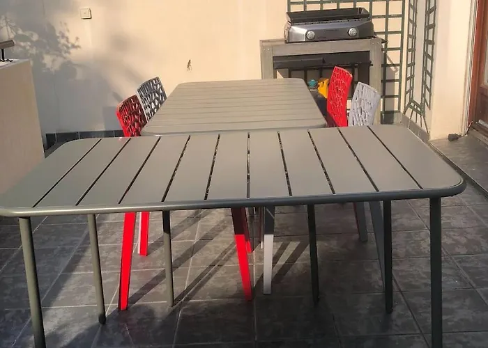 Maison De Centre-Ville Avec Grande Terrasse
