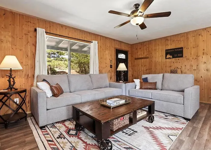 Newly Remodeled Pet Friendly Strawberry Cabin