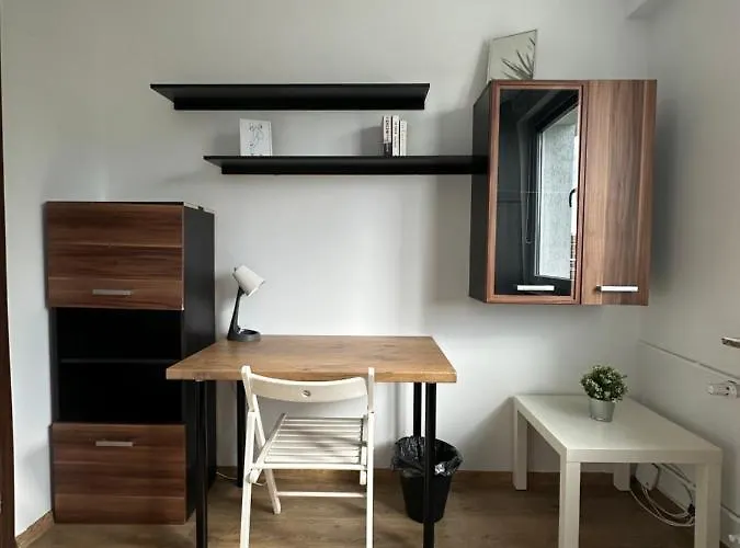 Rooms4Less