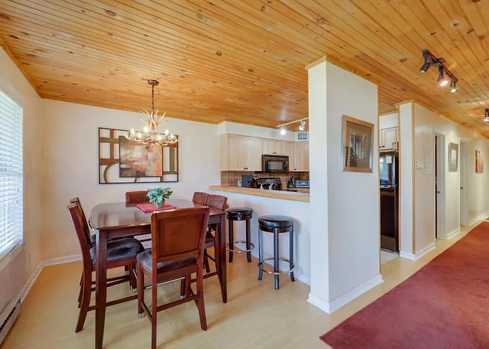 All-Season Retreat W/ Deck In Beech Mountain!