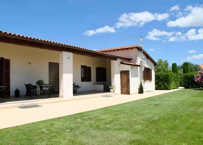 Villa Linnazello - Elegant Pool Villa With Sea View Near Rome/Tuscany