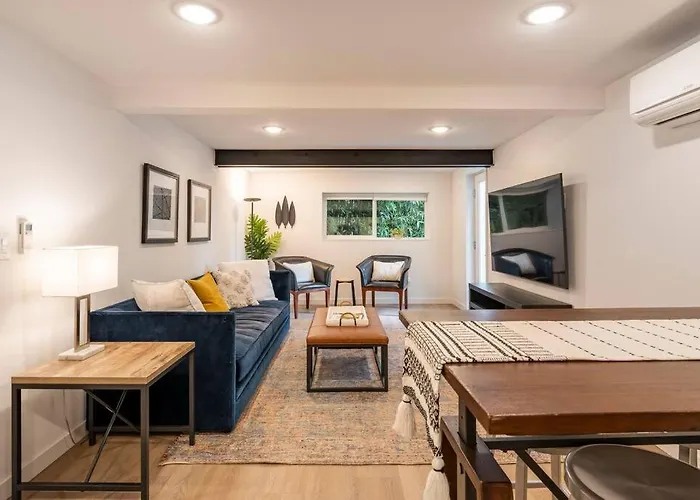 Artistic Georgetown Retreat In Seattle