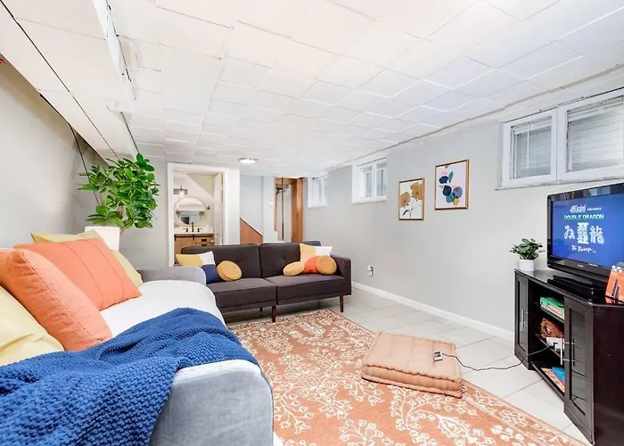 Cozy Family Cottage - Historic Top Of The Hill