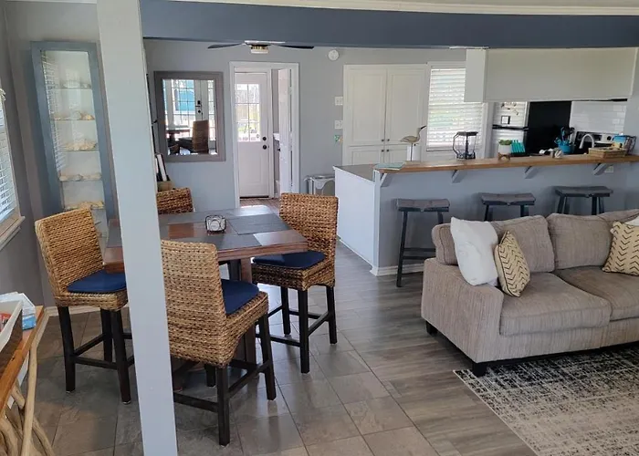 Sea-La-Vie, Your Beach House Oasis