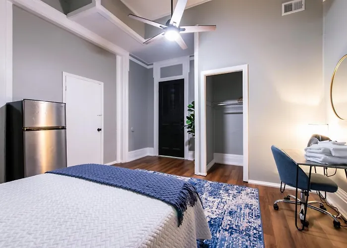 Suite Near Downtown Louisville, Ky - Suite II