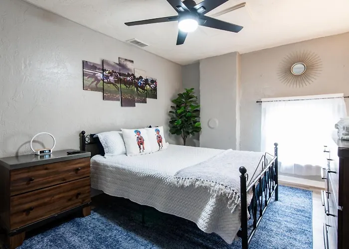 Suite Near Downtown Louisville, Ky - Suite XII