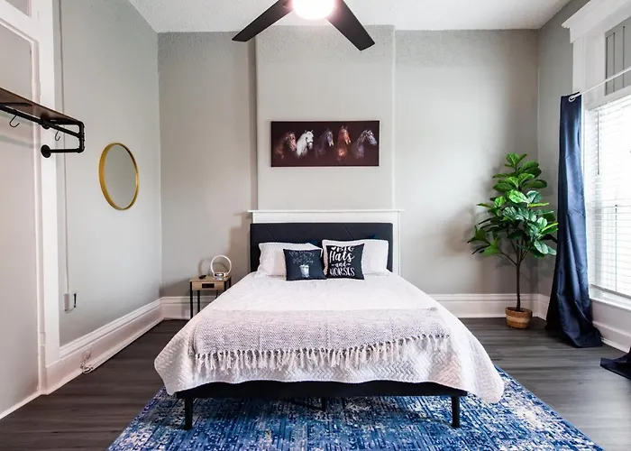 Suite Near Downtown Louisville, Ky - Suite V