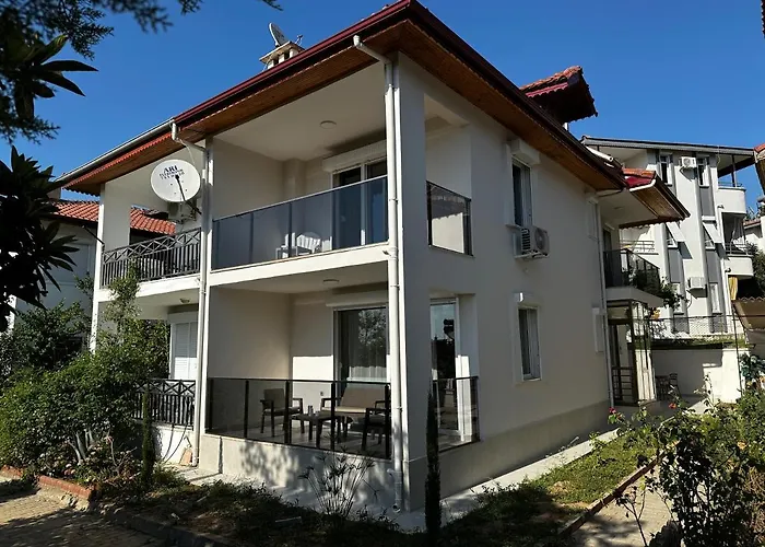 Side Holiday House