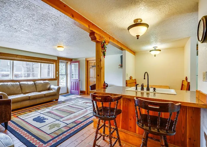 Secluded Stonewall Cabin W/ Mountain View!