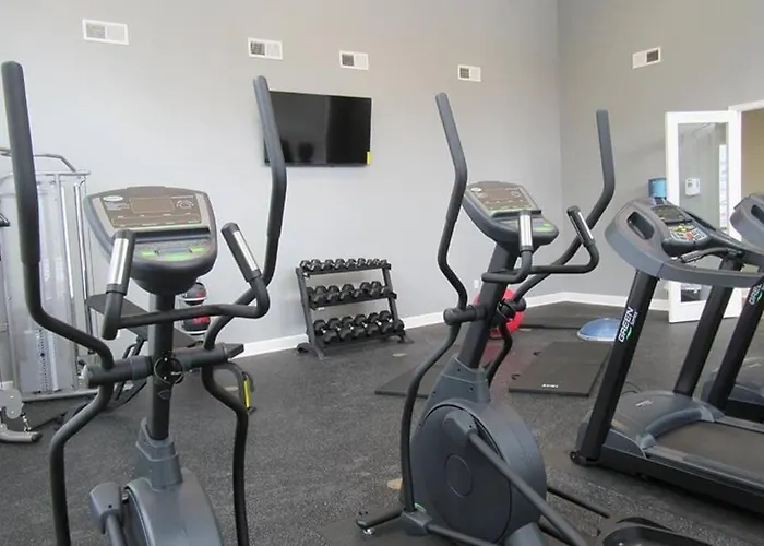 Stylish And Spacious, Close To The Hospital.