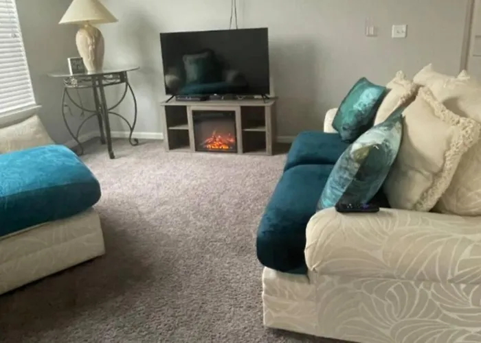 Stylish And Spacious, Close To The Hospital.