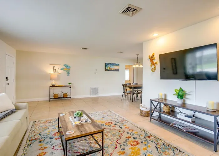3 Mi To Beach: Bbq-Ready Retreat In Seminole