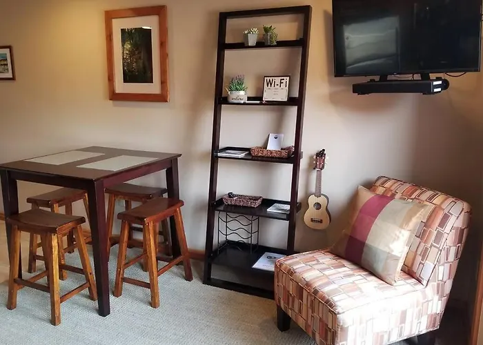Lake Chelan View Condo In Downtown Near Beach!