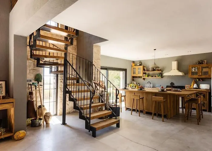 A Fascinating Toscana_Like Home In Urla