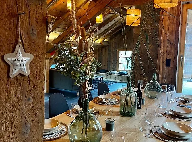 Stone Lake Luxury Lodge
