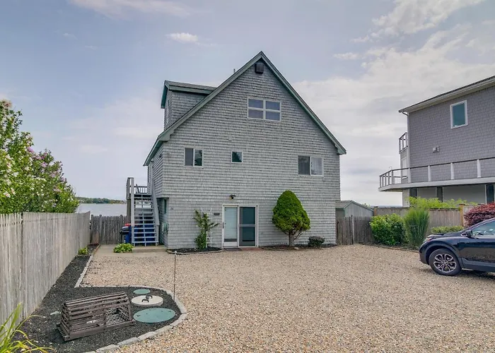 Serene Mattapoisett Home W/ Private Beach Access!
