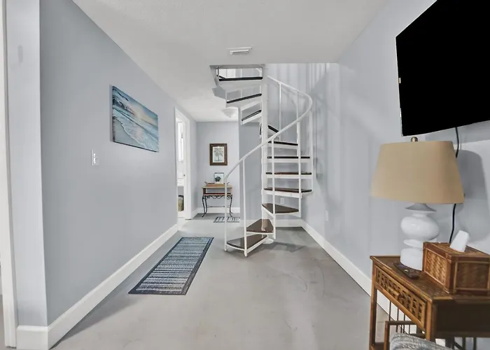 Adorable 1 Bdr With Full Kitchen Deck Washer Dryer