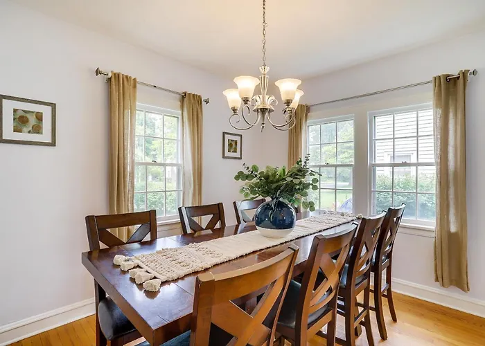 Charming South Bend Retreat ~ 1 Mi To Notre Dame!