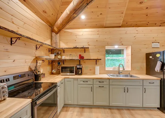 Secluded Greenville Cabin: Walk To Moosehead Lake!