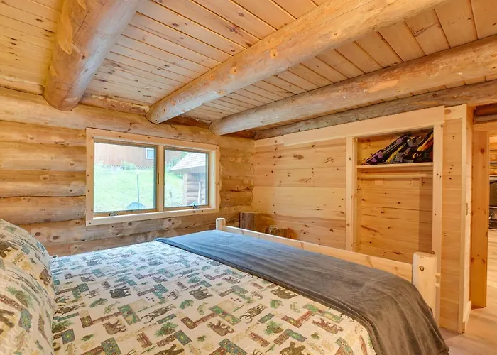 Secluded Greenville Cabin: Walk To Moosehead Lake!