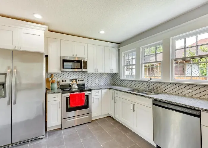 Pet Friendly Home In Historic Springfield Near Tiaa