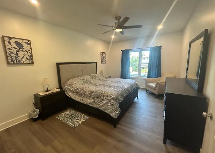 New 3 Bedroom - Thoroughbred Farm & Lake Views!