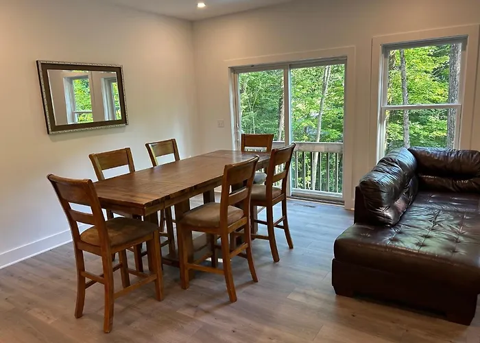 New 3 Bedroom - Thoroughbred Farm & Lake Views!