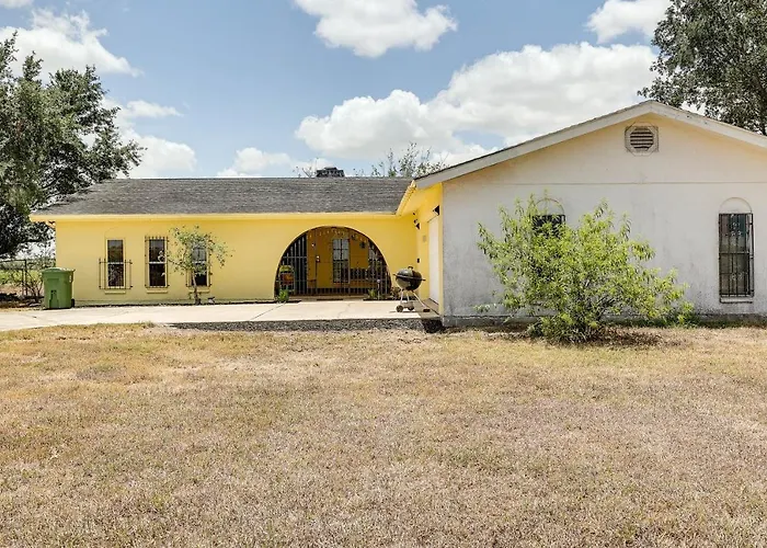 Screened Porch: Remote Harlingen House!