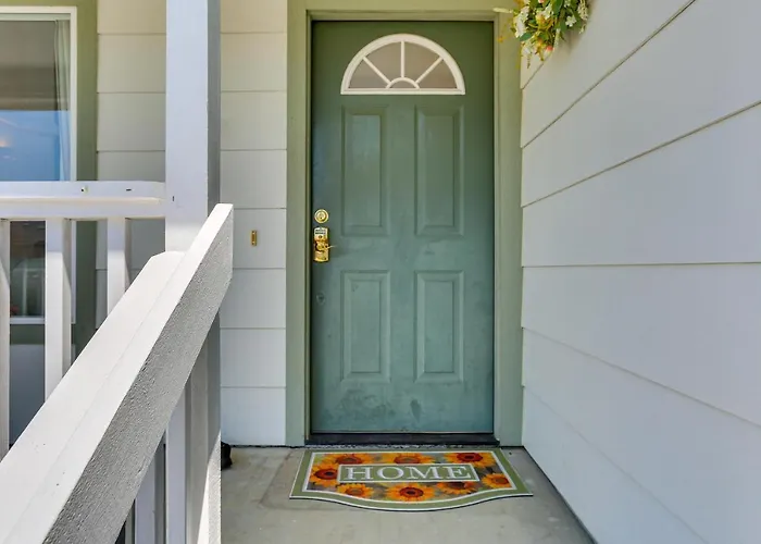 Seaside Eureka Vacation Rental W/ Bay Views!