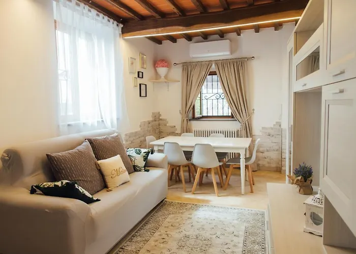 Country Chic Pistoia-Casa In Campagna Giardino, Free Parking, Wi-Fi