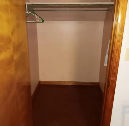 Private Upper 1 Bd Apartment