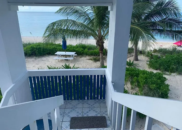 Beach'Nbarefoot